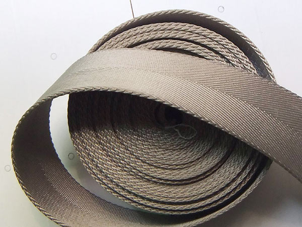 扁平吊帶在使用的過程中要避免打結(jié)的情況出現(xiàn)