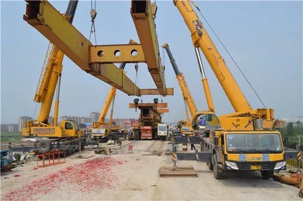 架橋機吊裝案例